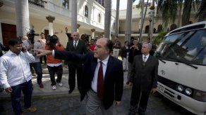 Supremo venezolano anula iniciativa opositora contra Maduro