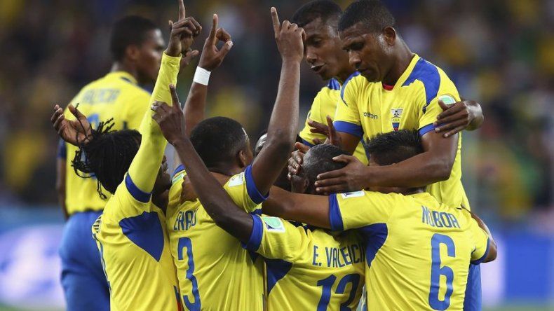 Ecuador remonta a Honduras y gana 2-1 con doblete de Valencia