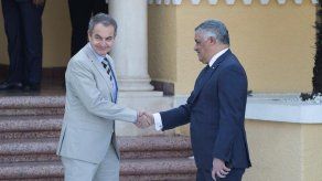 Gobierno de Maduro y oposición relanzan negociaciones entre escepticismo