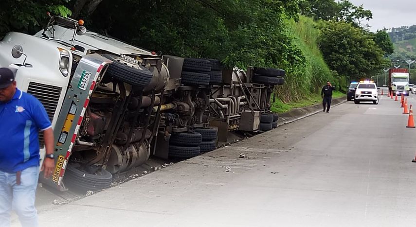 ENA anuncia cierre de tramo Madden-Chilibre por derrame de combustible