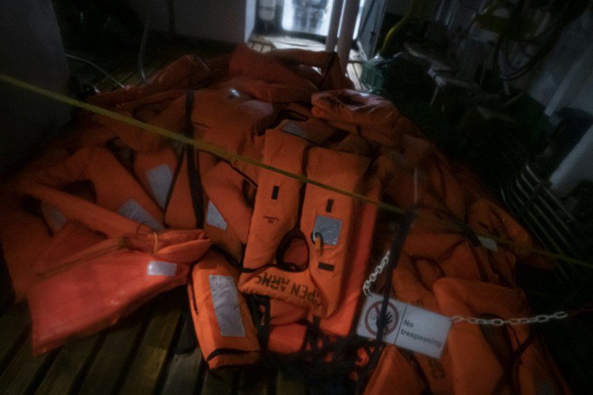 Barco Sea-Eye 4 de la ONG alemana rescata a 323 migrantes.&nbsp;