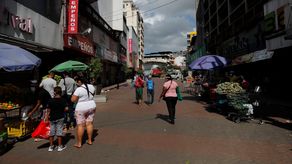 El Ministerio de Salud no está considerando el cierre de actividades por el momento.