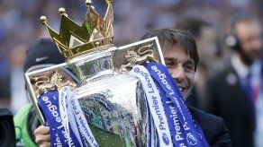 Conte dice que continuará con Chelsea