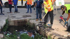 Diez privados de cárcel El Renacer realizan trabajo comunitario en San Miguelito