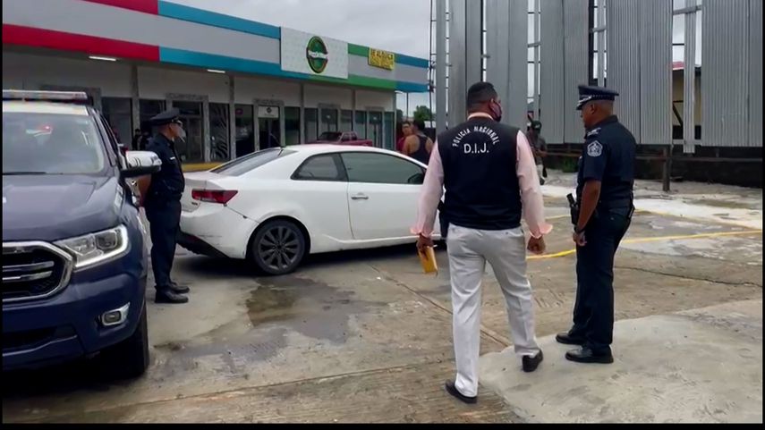 Unidades de la Policía Nacional aprehendieron a una persona supuestamente vinculada a este hecho.