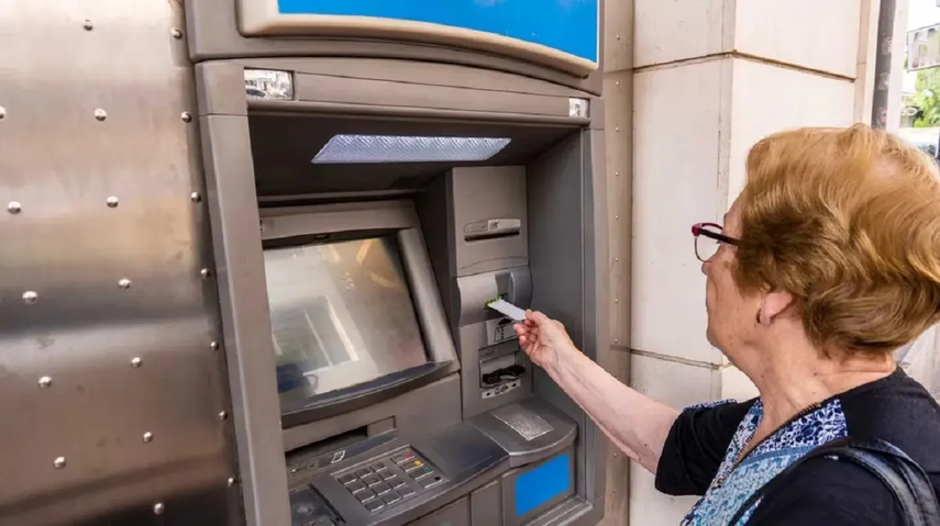 Jubilados y pensionados que reciben su pago porACH son los primeros en cobrar