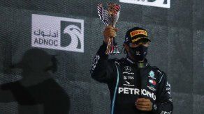Lewis Hamilton se muestra dispuesto a prolongar su contrato con Mercedes