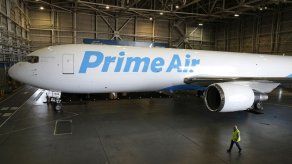 Amazon presenta avión de mercancías para red de reparto