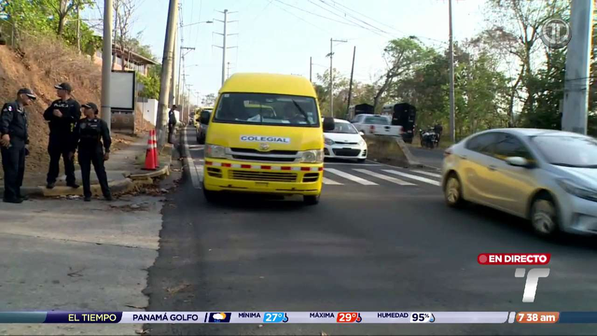 Cierre en la vía principal de Brisas del Golf
