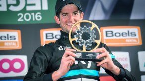 El holandés Wout Poels se corona en la Decana