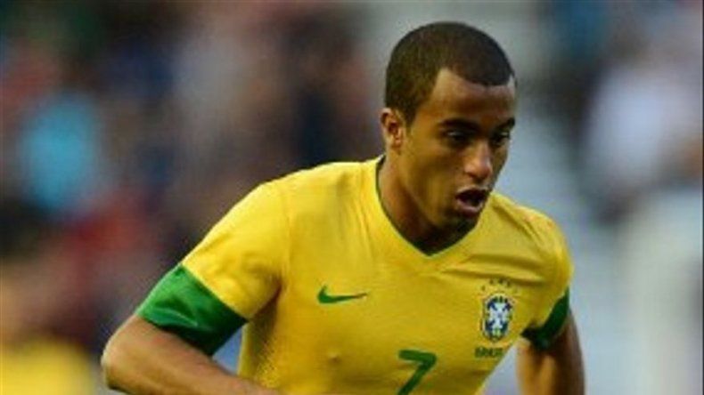 Ferguson confirma interés del United por brasileño Lucas Moura