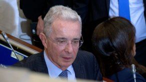 Expresidente Uribe desiste de renunciar a Senado en Colombia