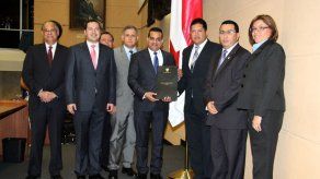 Aprueban en 3er debate aumento de multas a quienes contraten migrantes sin permiso Aprueban en 3er debate aumento de multas a quienes contraten migrantes sin permiso