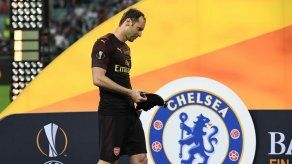 Petr Cech es registrado como arquero de reserva de Chelsea