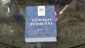 Destituyen a juez por cambiar un fallo