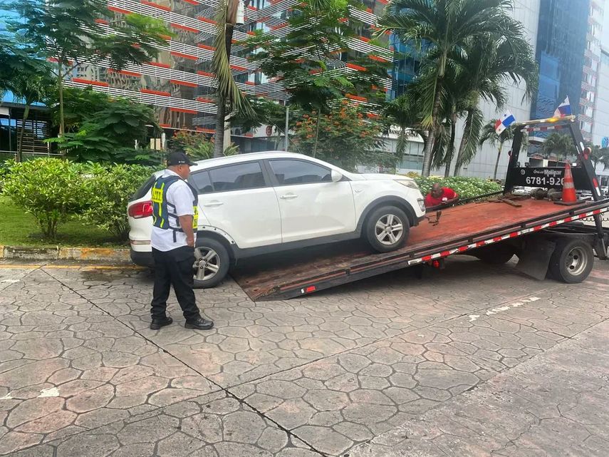 ATTT remueve 16 autos y aplica 22 sanciones en Punta Pacífica
