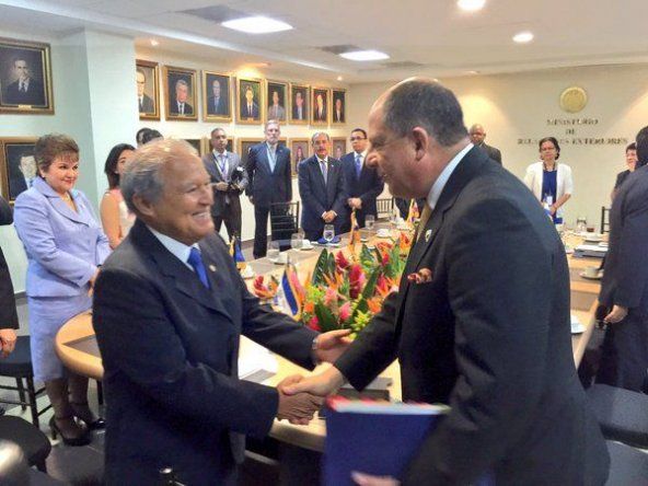 Presidentes de Centroamérica se reúnen en El Salvador
