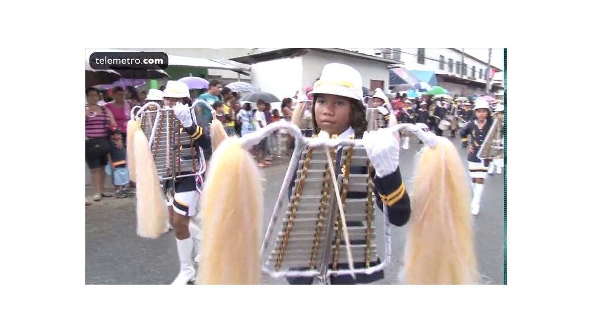 Niños y jóvenes hicieron sentir San Miguelito en lucido desfile