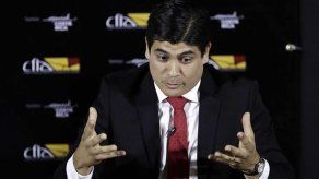 Candidato oficialista exige a rival dar la cara en debates en Costa Rica