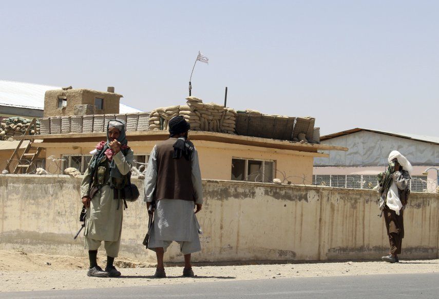Los talibanes avanzan tras capturar dos ciudades importantes