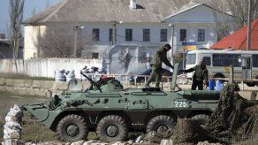 Ucrania: comandante aéreo retenido en Crimea