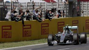 Rosberg supera a Hamilton y gana Gran Premio de España