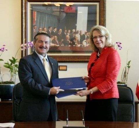 EEUU otorgará a Panamá 4 mdd para combatir narcotráfico