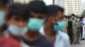 Pakistán está en plena cuarta ola de la pandemia con una tasa de positividad por encima 6 % en las últimas jornadas.