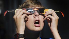 EEUU: Recomiendan ver el eclipse solar con gafas especiales