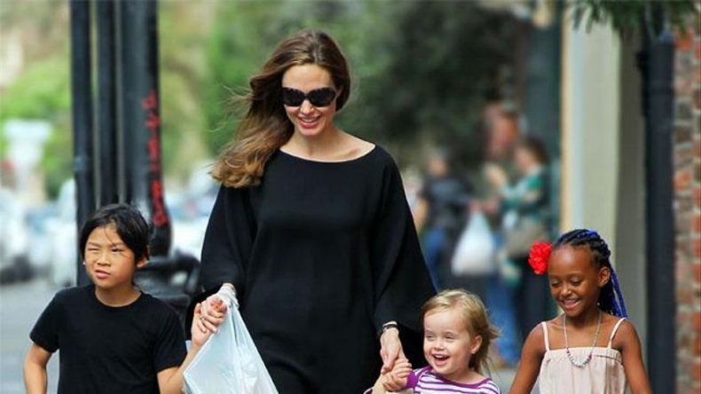 Pax Jolie-Pitt se lesiona la pierna durante las vacaciones familiares en Tailandia