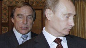Rusia dice que Putin es el blanco de los Papeles de Panamá y acusa a exagentes de la CIA