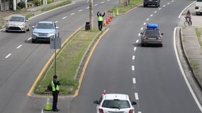 La DNOT de la Policía Nacional solicitó a los conductores seguir las señales viales y manejar con responsabilidad en su retorno del interior del país hacia la provincia de Panamá. La DNOT de la Policía Nacional solicitó a los conductores seguir las señales viales y manejar con responsabilidad en su retorno del interior del país hacia la provincia de Panamá.
