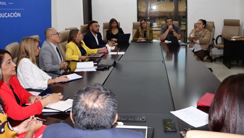 MEDUCA afianzan alianzas y estrategias con el Banco Mundial