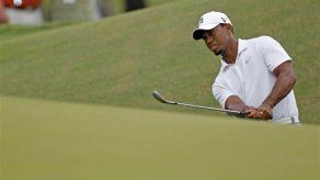 Woods gana el US PGA Farmers Insureance Open de golf para su título 75