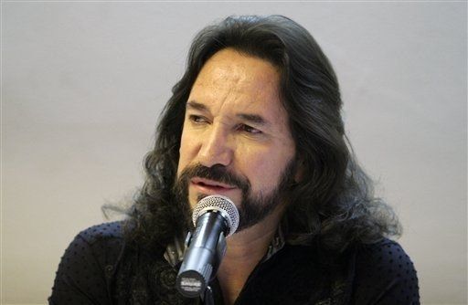Marco Antonio Solís hará dueto con Roberto Carlos