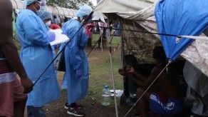 Panamá adecúa albergue para migrantes por pandemia