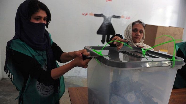 Mueren cinco niños en un ataque talibán durante las elecciones en Afganistán