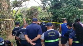 Unidades del Benemérito Cuerpo de Bomberos, Policía Nacional y funcionarios del Ministerio Público acudieron al lugar donde ocurrió el incendio para investigar las causas.