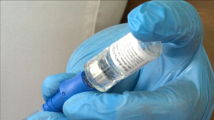 La vacunación clandestina fue denunciada en junio por la periodista Flor Mizrachi