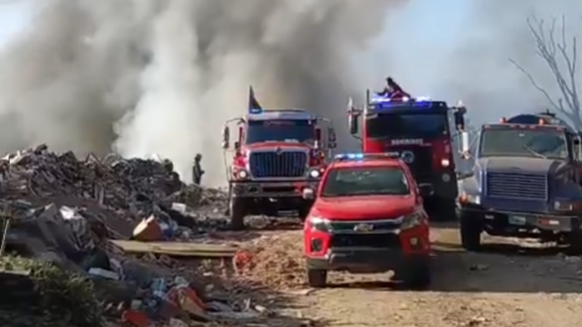 Se registra Incendio en vertedero clandestino de Cárdenas Se registra Incendio en vertedero clandestino de Cárdenas