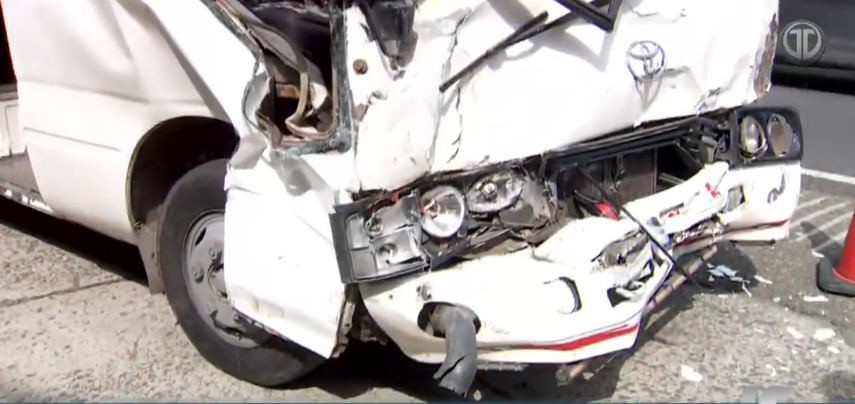 Conductor relata accidente entre dos buses en el Puente de las Américas.