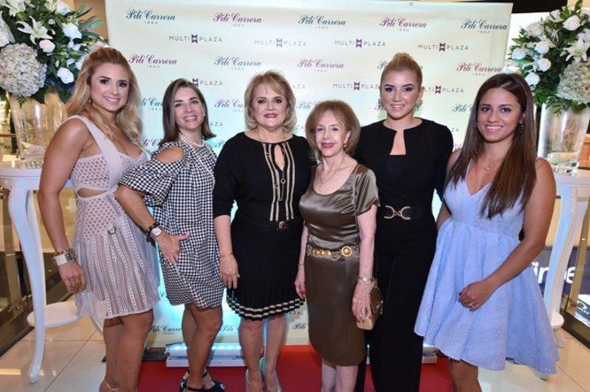 Pili Carrera reabre sus puertas en Panamá