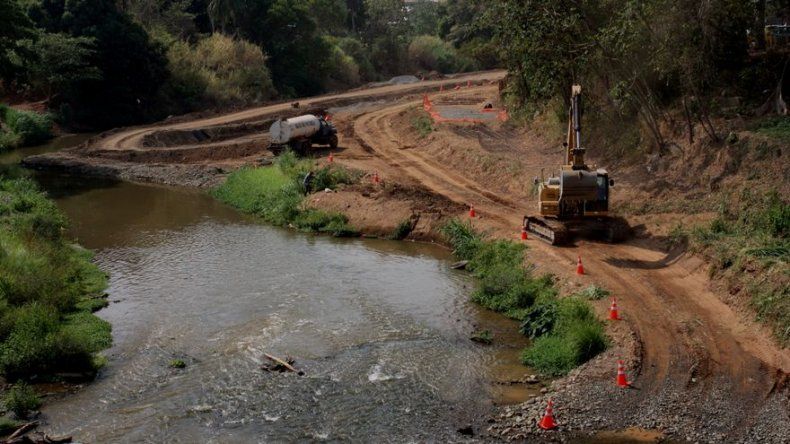 Banfield asegura que proyectos que acortan ríos provocan inundaciones
