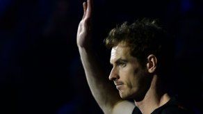 Murray vence a Wawrinka y avanza a semis en Copa Masters