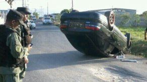 Dos personas y decomiso de arma de fuego