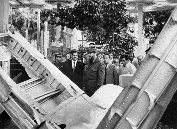 El líder cubano Fidel Castro junto a personalidades del mundo