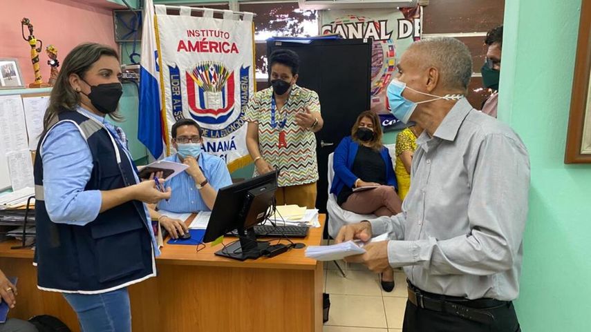 Inspección de la Defensoría en el Instituto América.