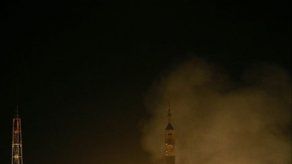 Un cohete Soyuz con tres astronautas despega hacia la ISS