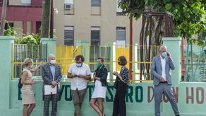 Familiares de ambos artistas llegaron más temprano al tribunal, sin hacer declaraciones.