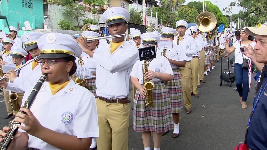 San Miguelito de vistió de fiesta para celebrar el 3 de noviembre